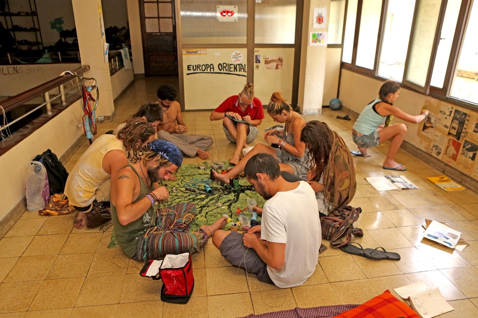 Artistas en el Centro Social La Bicicleta (ALEJANDRO RAMOS)