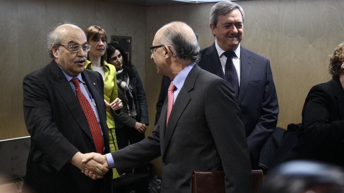 La Autoridad Fiscal apunta que Cataluña no cumplirá el objetivo de déficit en 2015 ni en 2016