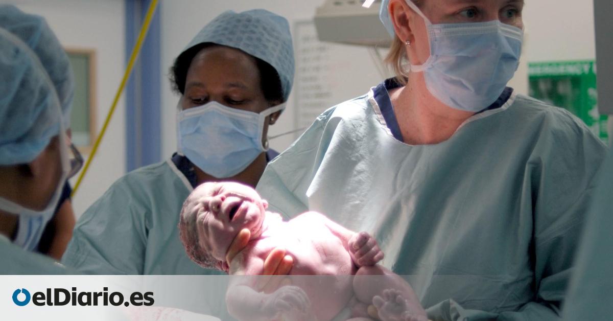 El sindicato Satse denuncia la falta de matronas en el HUC y pide garantizar una atención obstétrica segura