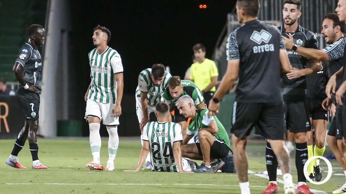Pedro Ortiz se duele en el Córdoba CF - CD Castellón