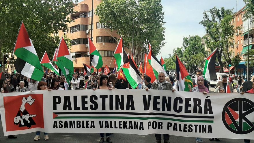 Encierro por Palestina en Vallecas con mosaico humano, paella popular, actuaciones infantiles y flamenco
