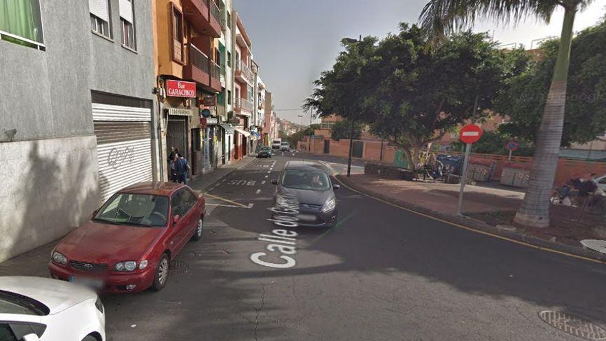 Un joven de 16 años, en estado grave tras caer con su bici al vacío cuando paseaba por La Laguna