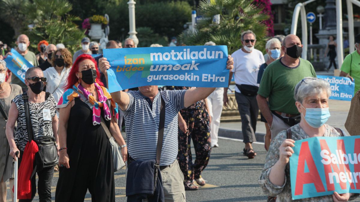 Marcha convocada por SARE a favor del acercamiento de los presos de ETA celebrada el 21 de agosto de 2021 en San Sebastián