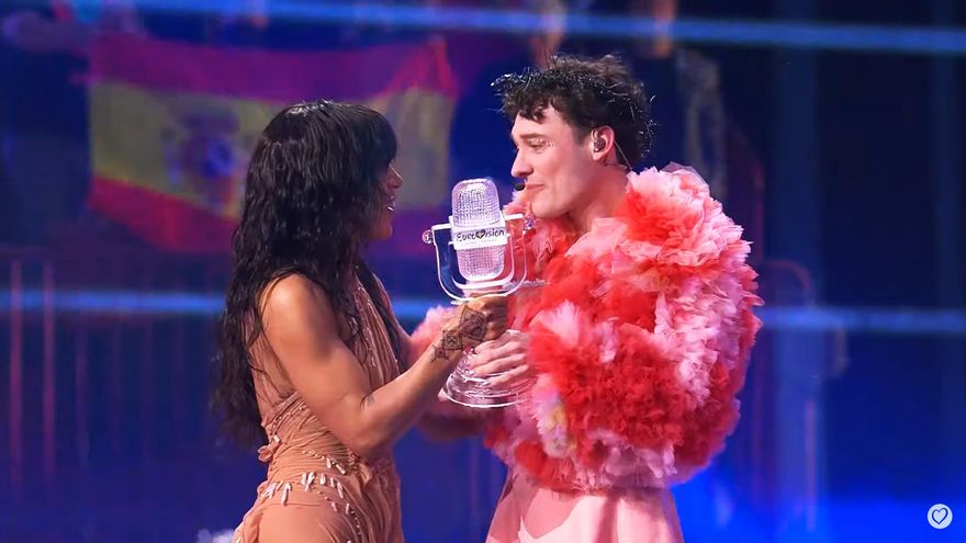 Nemo rompió el trofeo de Eurovisión por accidente y aprovechó para lanzar un dardo a la UER