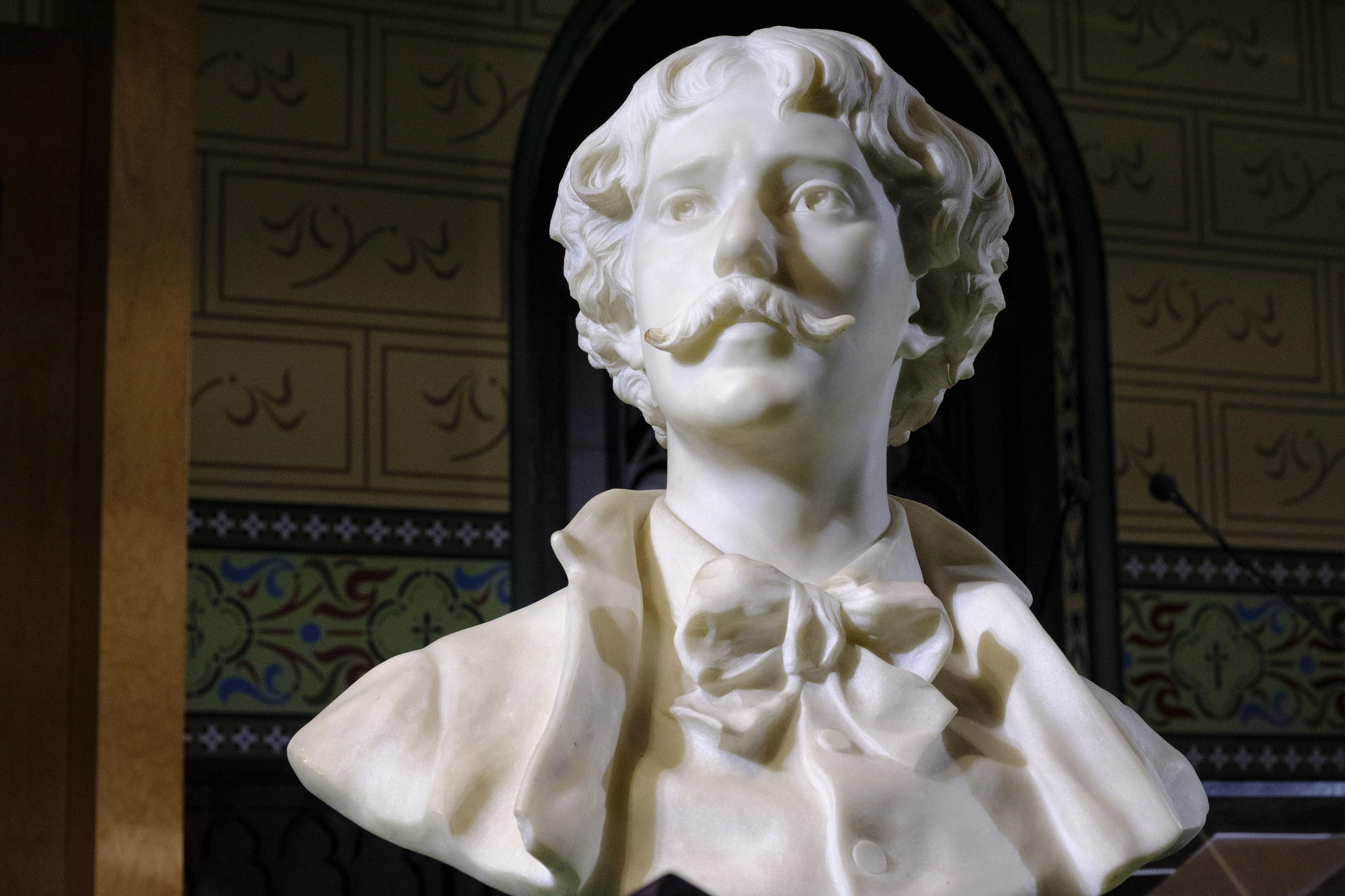 Busto de Pablo Sarasate encontrado en el archivo municipal de Pamplona.