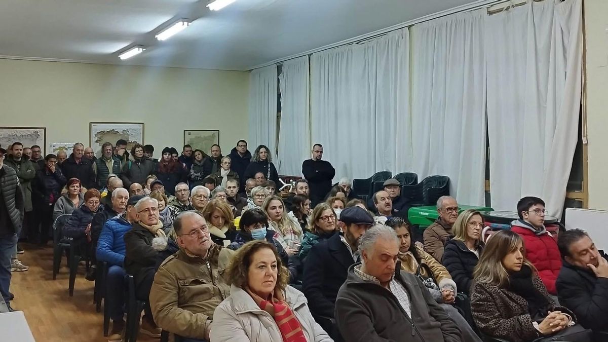 Vecinos de Vidanes se organizan contra la planta de biogás proyectada en el polígono industrial.