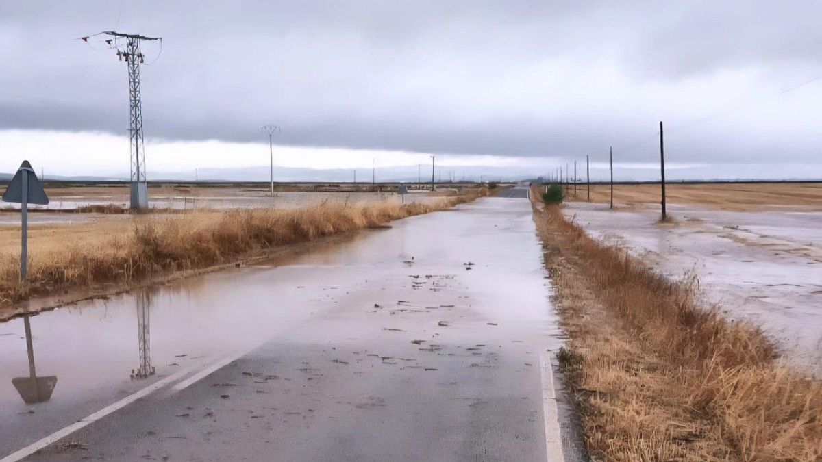 Desbordamiento del arroyo en Tarazona y una residencia inundada en Mahora, los efectos de las fuertes lluvias en Albacete