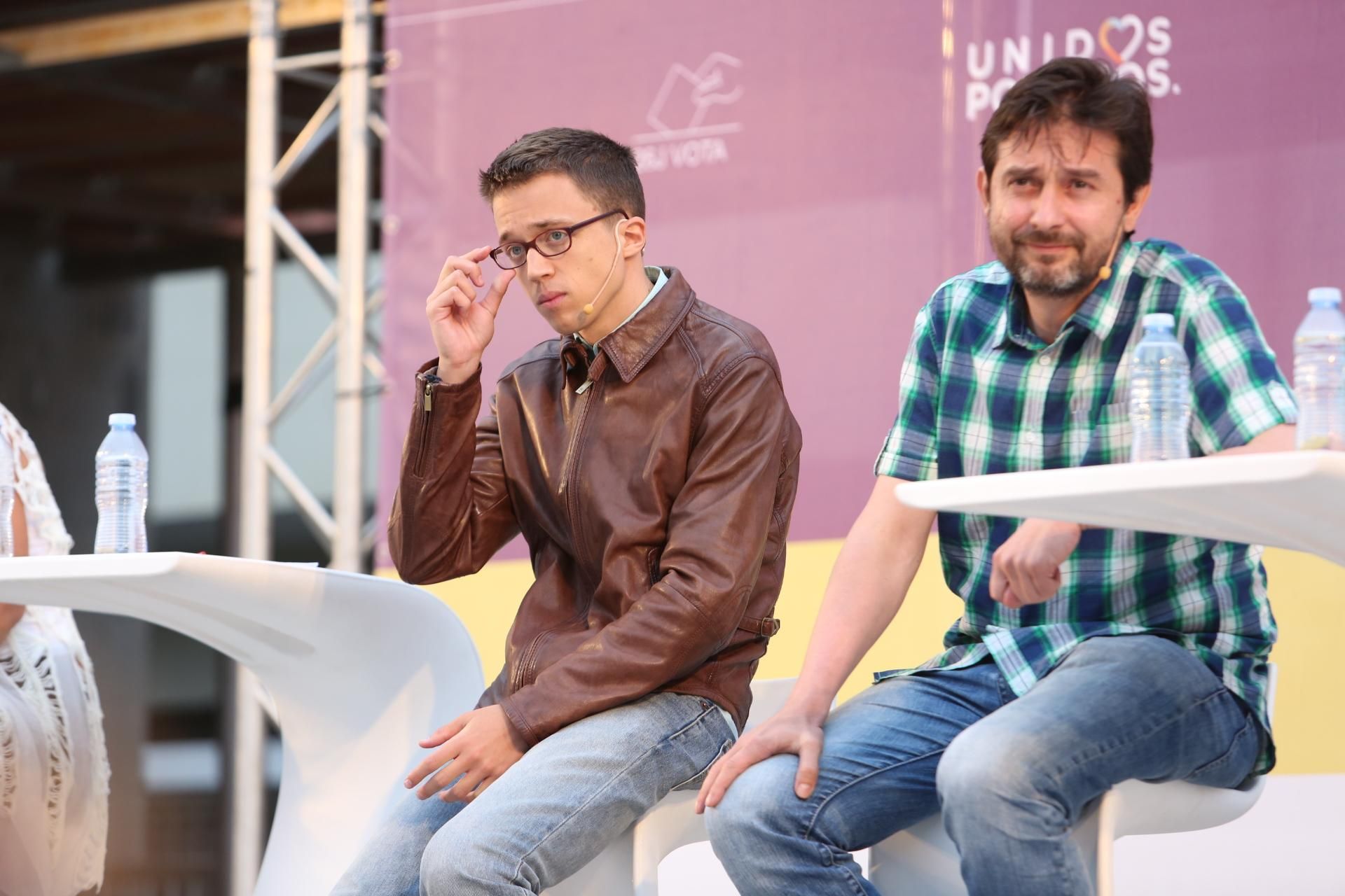 El secretario de política de Podemos, Íñigo Errejón, y el secretario de Relación con la Sociedad Civil y Movimientos Sociales del partido, Rafael Mayoral
