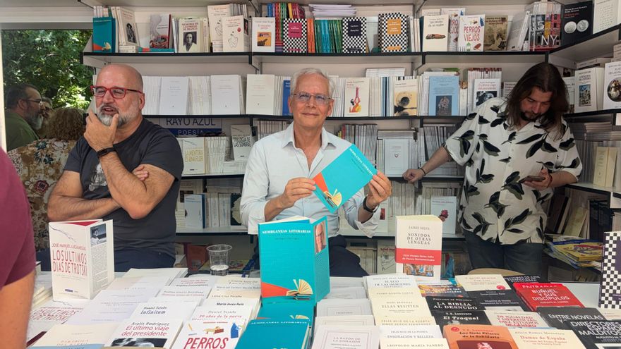 El catedrático de la Universidad de Las Palmas de Gran Canaria Santiago J. Henríquez, en la Feria de Madrid con ‘Semblanzas literarias’