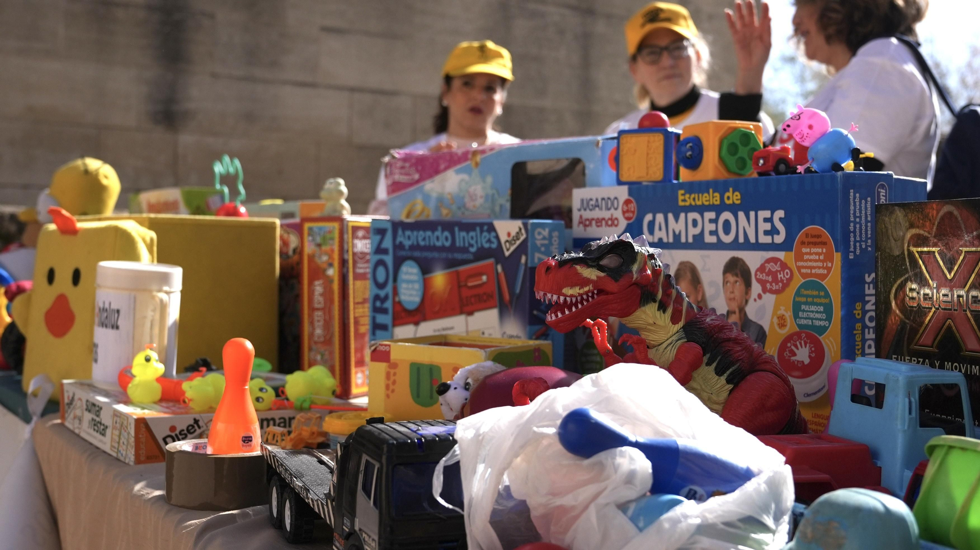 Córdoba abraza la Mezquita Catedral por las enfermedades raras