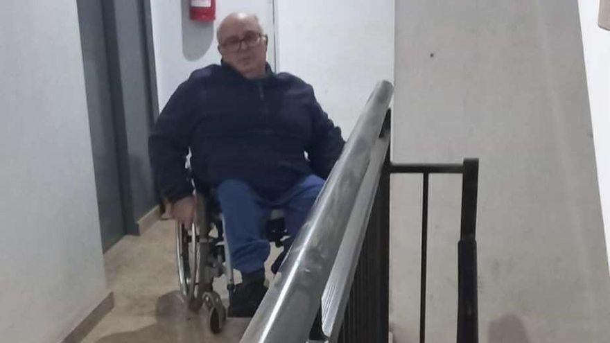 La limpieza de garajes y ascensores tras la DANA de València empieza con cuentagotas: "Llevo un mes sin poder salir de casa"