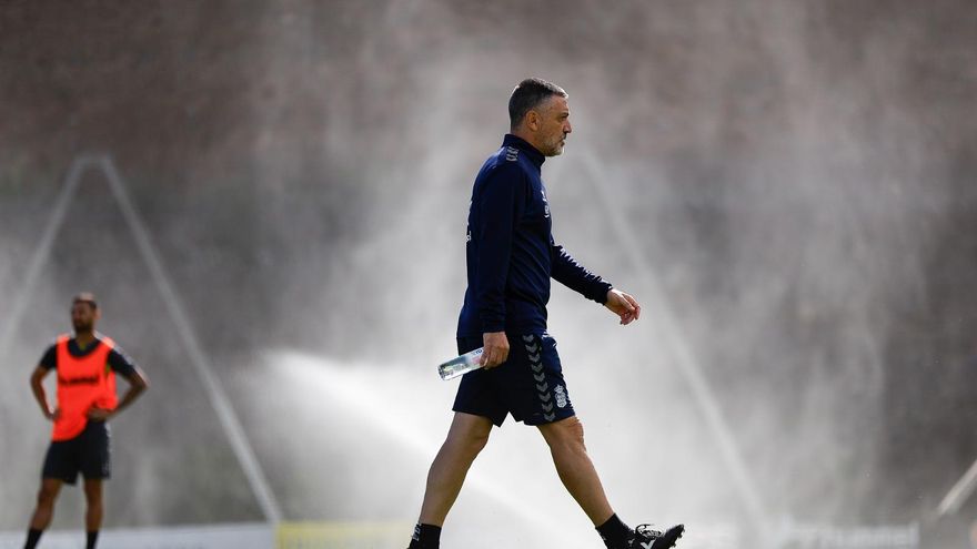 García Pimienta: "Contra el Getafe tendremos un partido de picar mucha piedra"