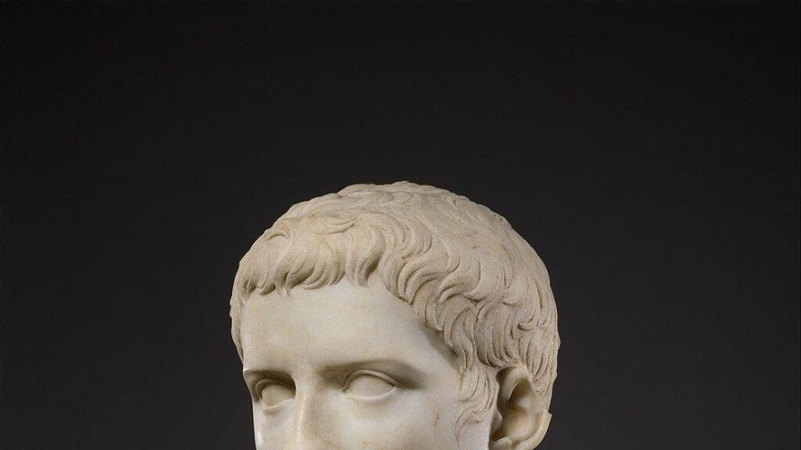 El excéntrico emperador romano que quiso ser un dios en vida y que fue el primero en ser asesinado