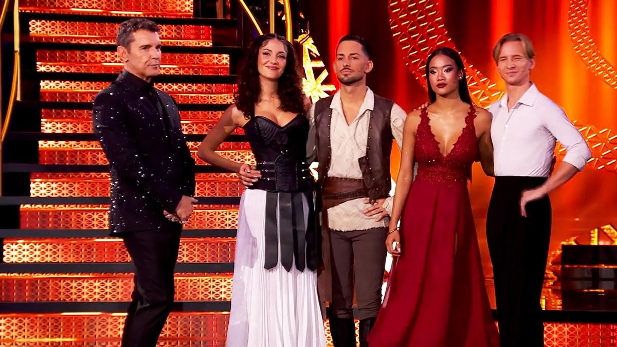 Jesús Vázquez con Tania Medina y Nona Sobo en 'Bailando con las estrellas'