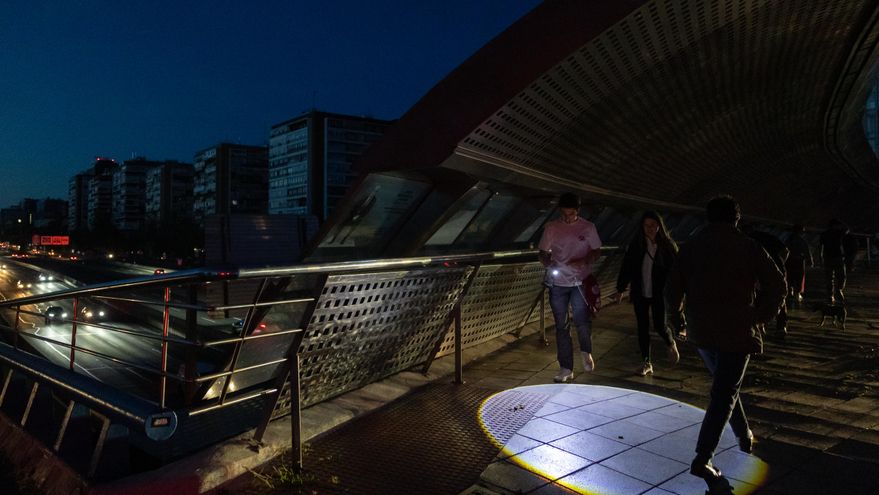 Los expertos europeos reparten culpas a todos por el gran apagón: problemas técnicos, operativos y regulatorios detrás de un fallo sistémico