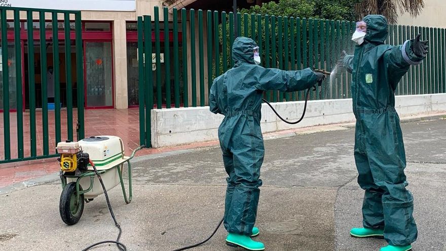 El Ejército está realizando labores de limpieza y desinfección en residencias de todo Aragón.