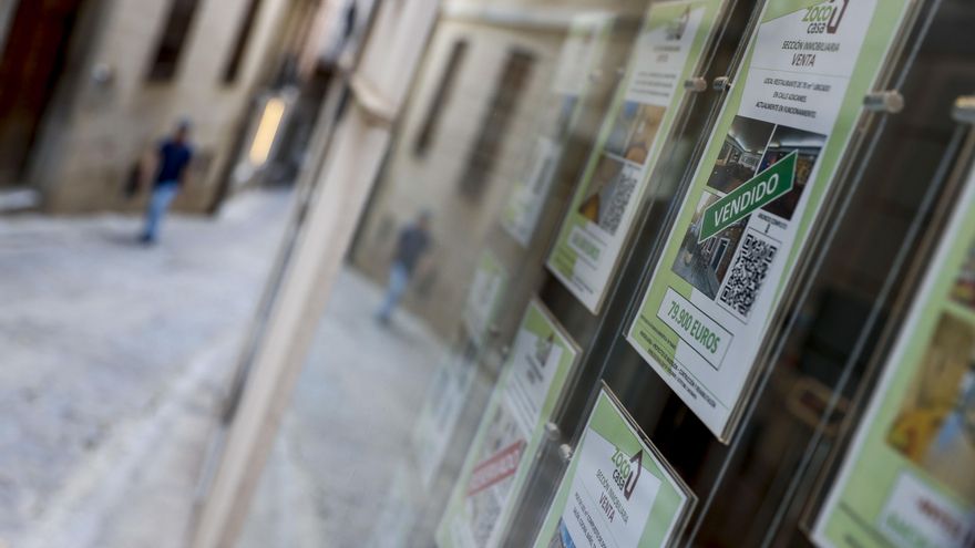 PP y Vox rechazan limitar la compra de viviendas por parte de extranjeros en Balears y Canarias