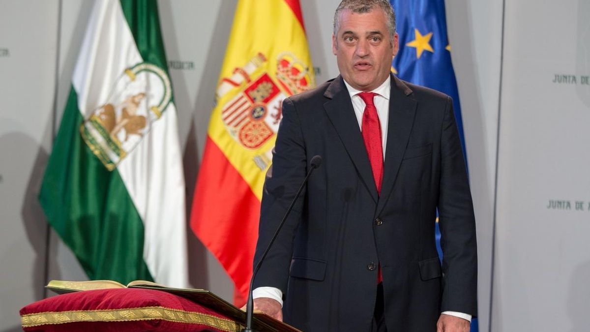 Carnero plantea cercanía y "concertación social" para atajar el paro y revalorizar la formación para el empleo