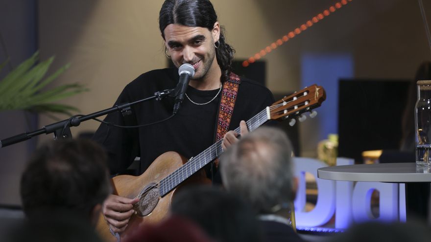 ‘Los olvidados’ de la Transición: Pedro Pastor canta a la “necesidad de subsanar esta grieta profunda”