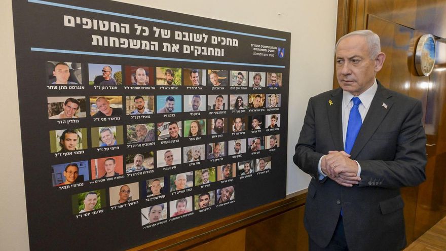 Israeli Prime Minister Benjamin Netanyahu, this Thursday before entering the Government Cabinet meeting.