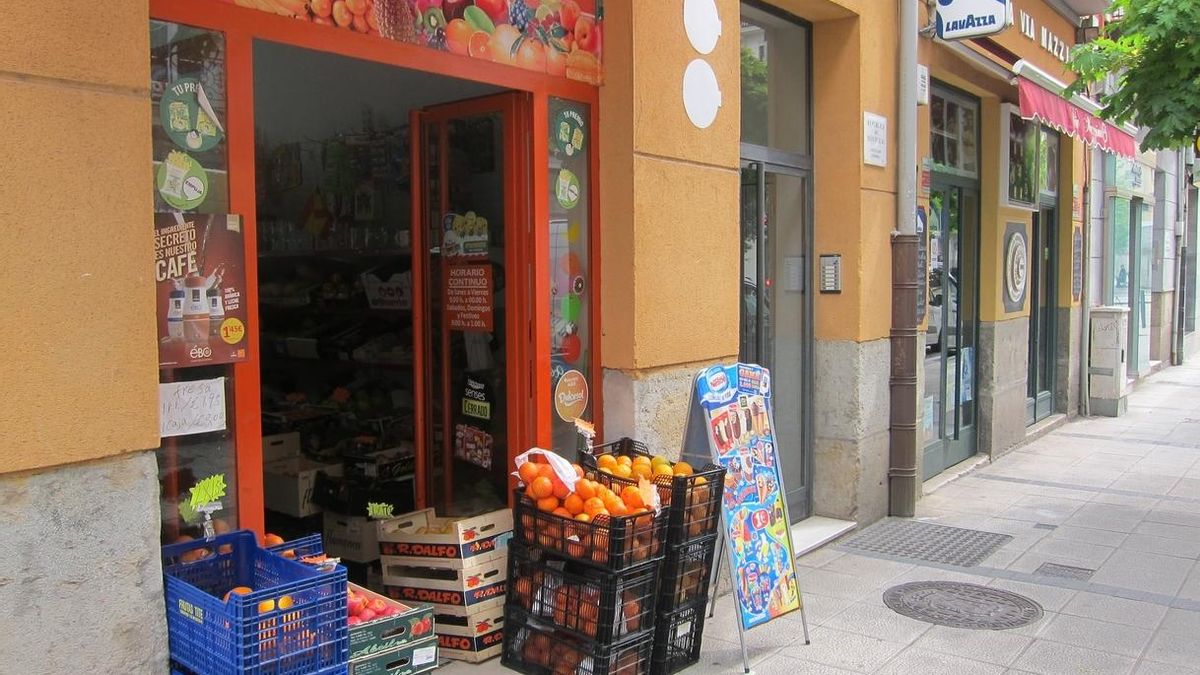 Las ventas y el empleo del comercio minorista en Cantabria crecen en septiembre por debajo de la media