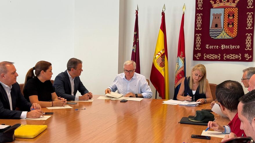 Reunión extraordinaria de la Junta Local de Seguridad de Torre Pacheco, celebrada en el Ayuntamiento