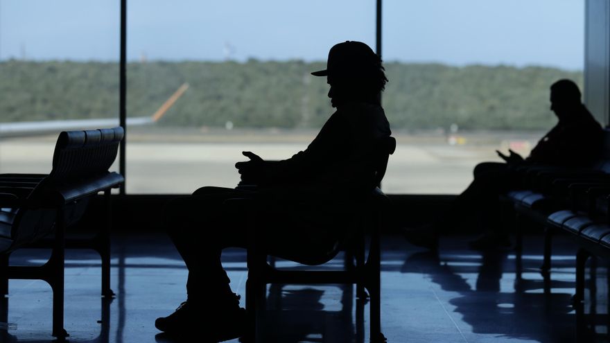 Petro pide una reunión de la OACI ante el cierre "ilegal" del espacio aéreo venezolano