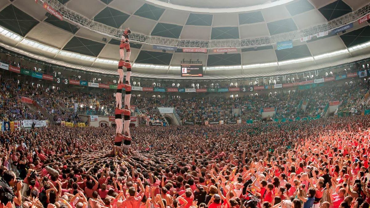 Es bianual, compiten 42 agrupaciones y es considerado el mayor espectáculo de castells del mundo