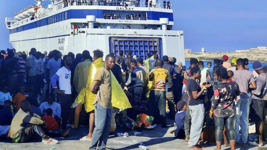 Más de 5.000 personas llegan a la isla italiana de Lampedusa en 110 desembarcos en 24 horas