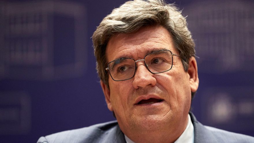 Migraciones habilita un teléfono 24 horas para los ucranianos en España