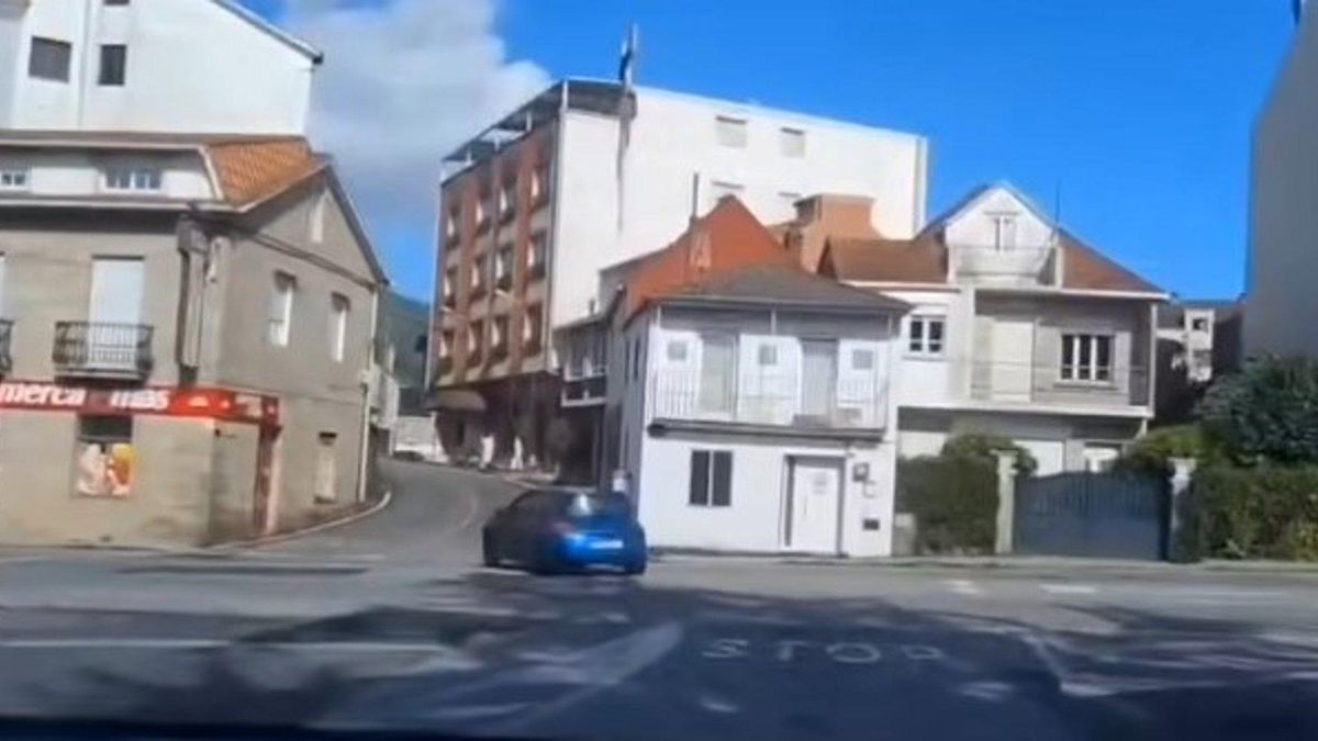 Un conductor temerario con más de diez antecedentes se da a la fuga en Poio (Pontevedra) tras una persecución policial