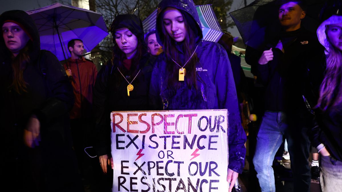 Miles de mujeres protestan en Polonia por el derecho al aborto y contra el Gobierno de Tusk: “Estamos hartas de promesas”