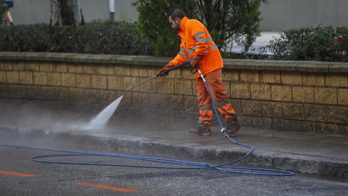Daños por la lluvia en avenida del Corregidor