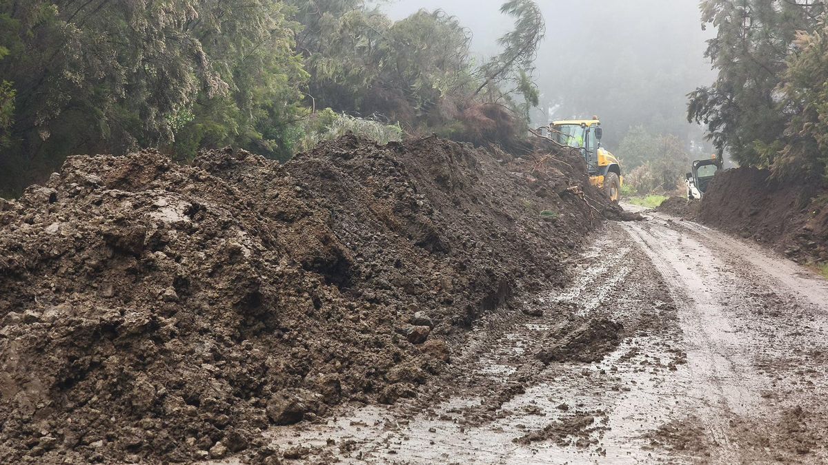 Garafía sufre “derrumbes de envergadura” en diversos tramos de carretera y ruega “máxima precaución”