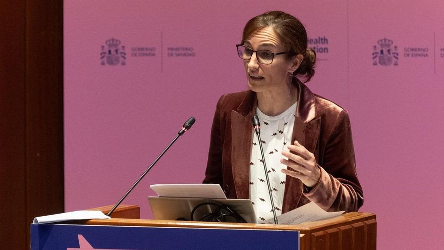 La ministra de Sanidad, Mónica García, interviene en la inauguración de las jornadas '¡Yo te creo! Construir sistemas de salud que pongan en el centro a las mujeres y niñas supervivientes', en el Ministerio de Sanidad, a 20 de noviembre de 2025, en Madrid (España).