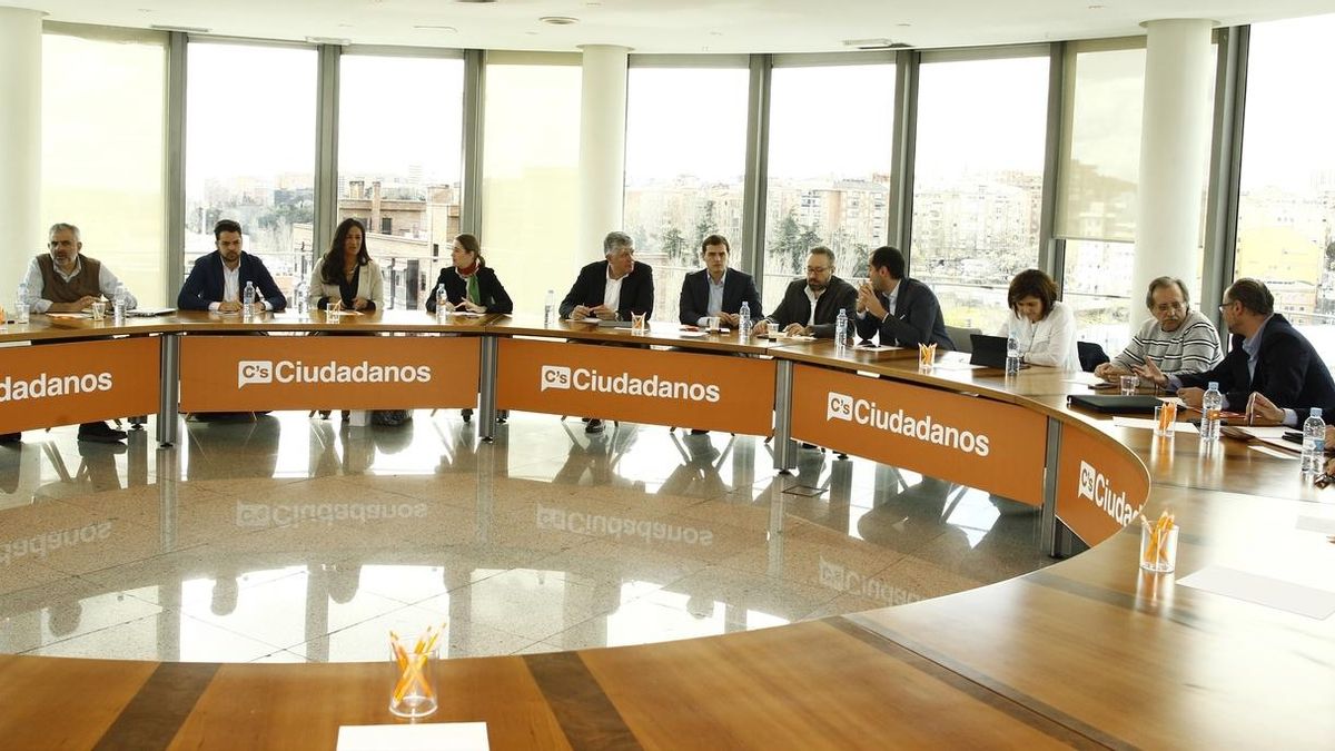 Ciudadanos debatirá en su Asamblea General si sería conveniente dejar de citar a Adolfo Suárez