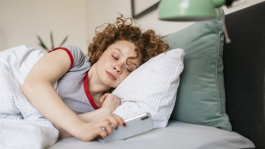 Cambio de hora y días más cortos: así afectan a nuestro sueño y descanso