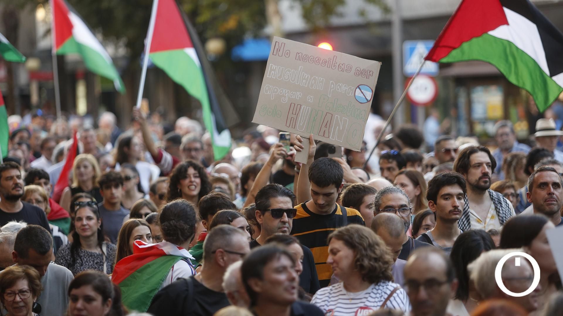 Las imágenes de la masiva manifestación en Córdoba por Palestina