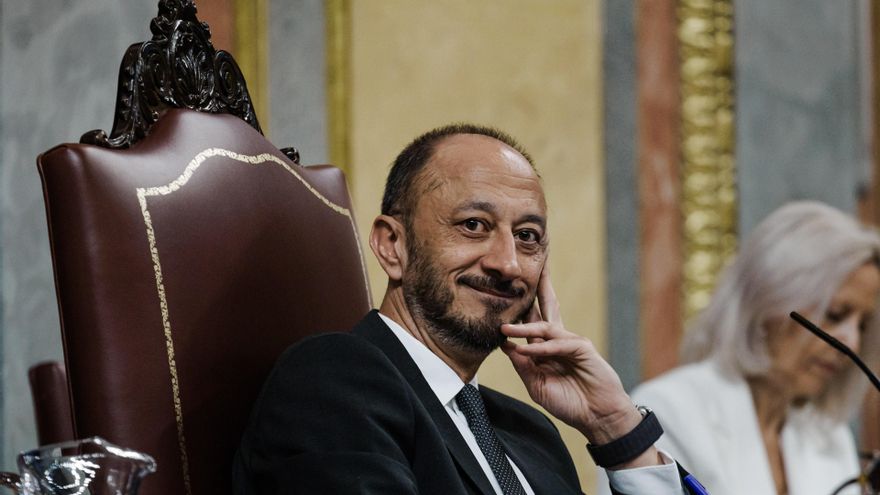 El vicepresidente del Congreso de los Diputados, Alfonso Rodríguez Celis, durante la celebración en el Congreso de los Diputados de una sesión plenaria, a 19 de junio de 2025, en Madrid (España).