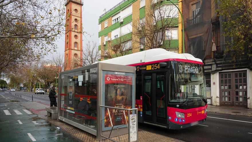 El Ayuntamiento de Sevilla mantiene el descuento del 50% en los autobuses y tranvías de Tussam