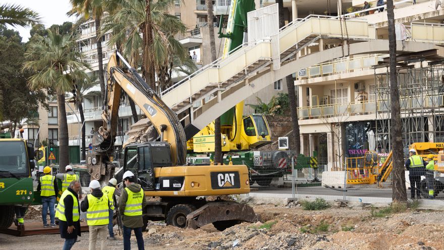 Arranca la histórica remodelación del puerto de Palma con el derribo de los icónicos puentes del Passeig Marítim