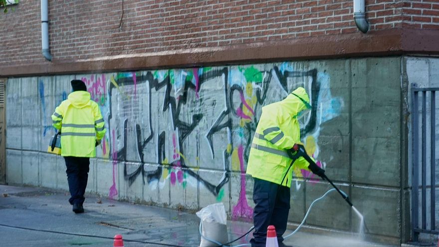 Un informe de un alto funcionario confirma las irregularidades en los contratos de Vitoria para limpiar grafitis