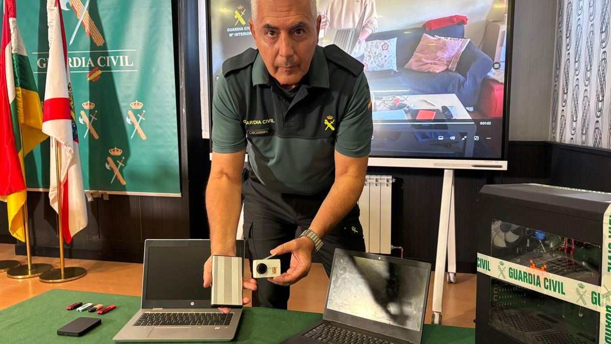 Detenidos dos hombres de 23 años por grabar y difundir imágenes de contenido sexual de al menos 50 mujeres sin su conocimiento