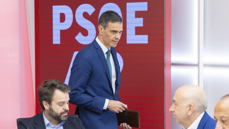El secretario general del PSOE, Pedro Sánchez, a su llegada a la reunión de la Comisión Ejecutiva Federal.