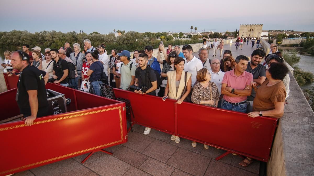 Desfile de Silbon en el Puente Romano