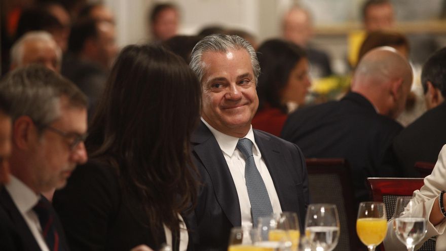 La derecha mediática bulle con nuevos periódicos y dos televisiones más