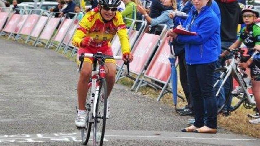 David Gomez Caballero ganando en Albandi