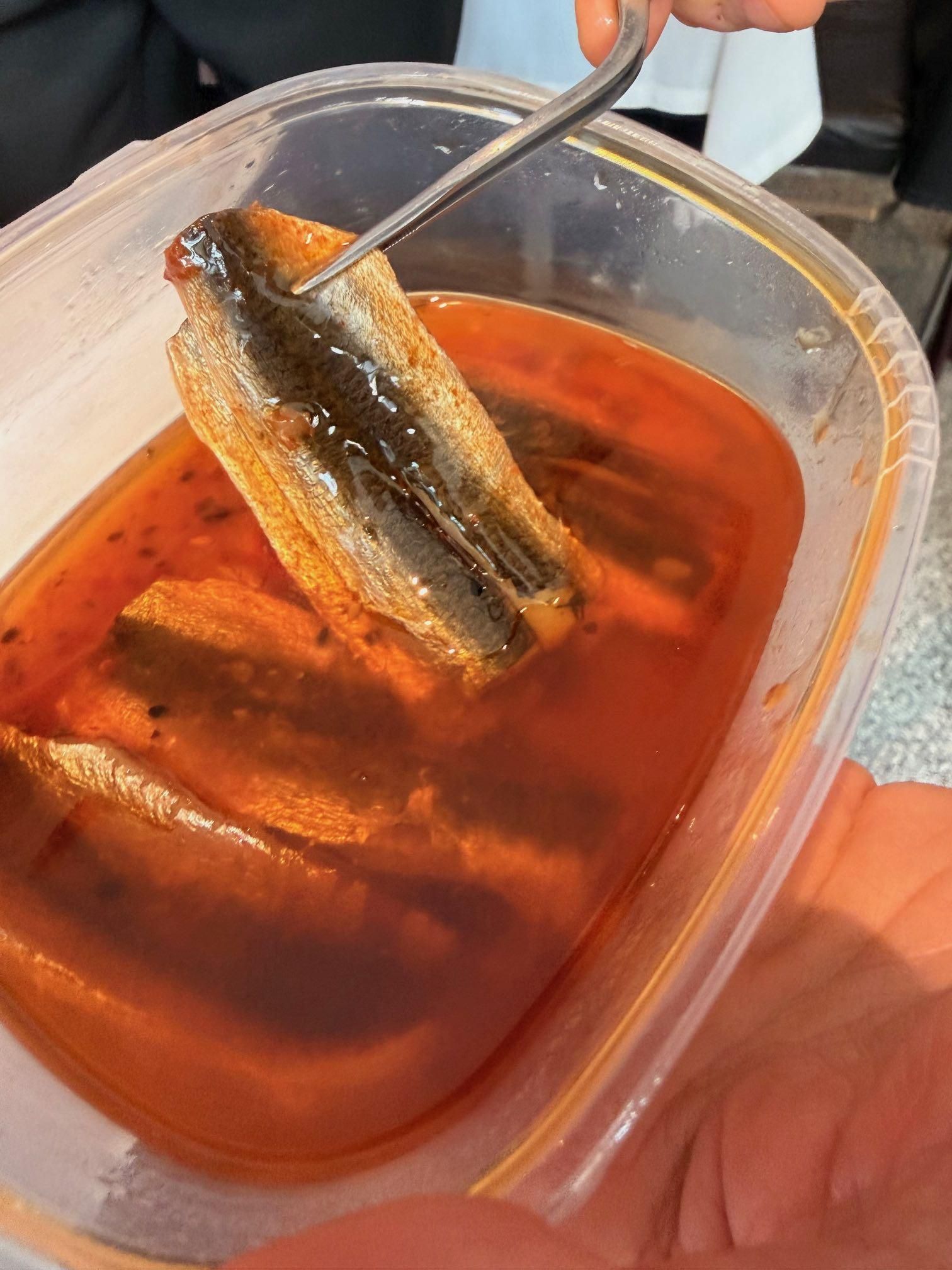 Sardina curada en Majuga.