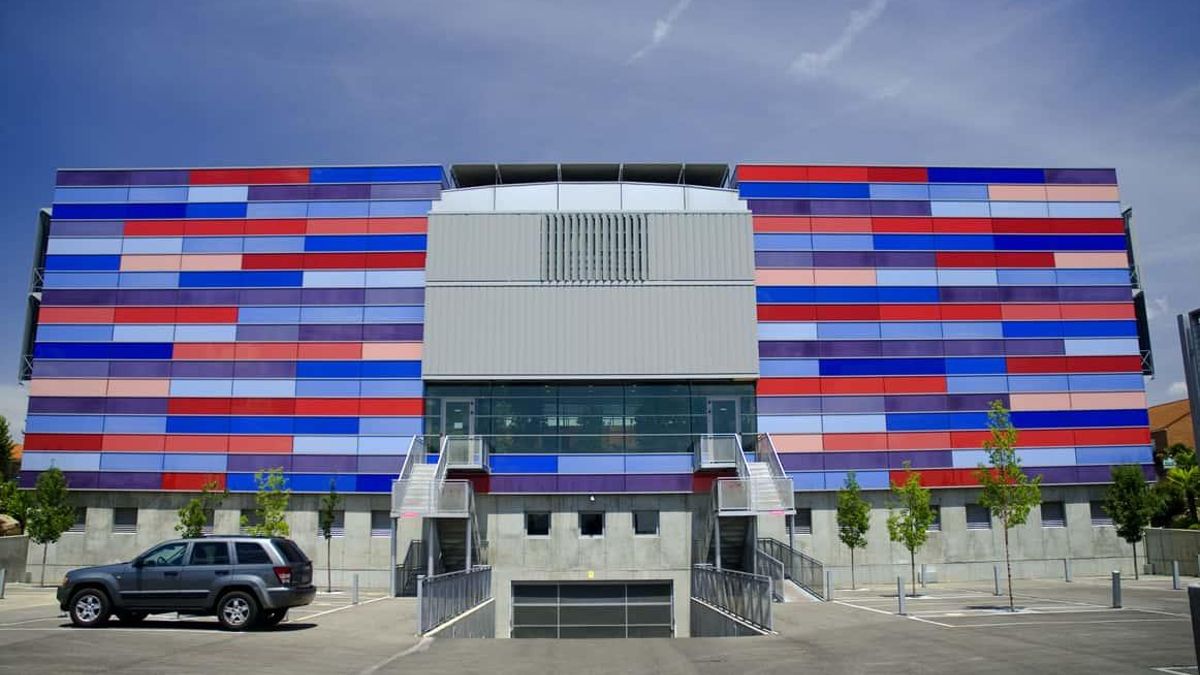 Sede de la Empresa Municipal de Vivienda de Rivas, en la Avenida de José Hierro