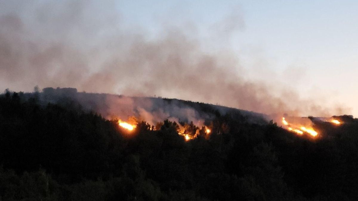 El incendio de Loporzano, junto a la sierra de Guara, se complica: activada la UME y desalojado San Julián de Banzo